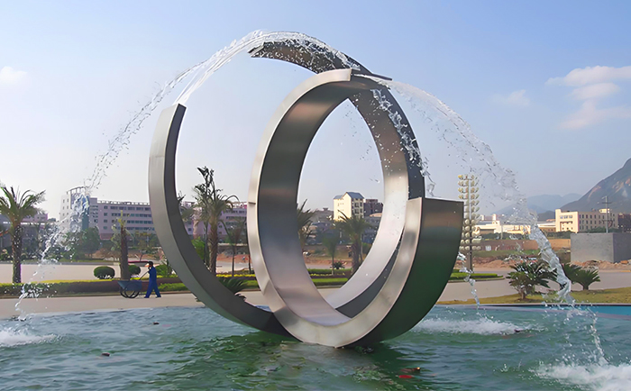 靈動(dòng)水韻，不銹鋼噴泉雕塑的夢(mèng)幻交響